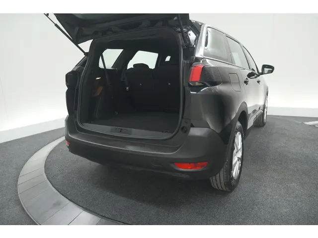 Peugeot 5008 PureTech 130 EAT8 Active Pack 2023 Benzine 63