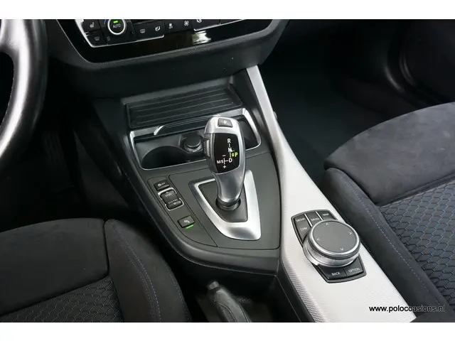 BMW 1 Serie 118i 2018 Benzine 14