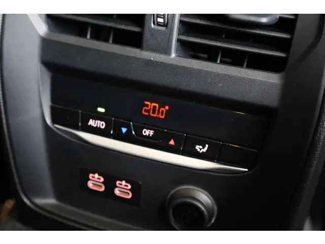 BMW 3 Serie Touring 320i 2020 Benzine 20