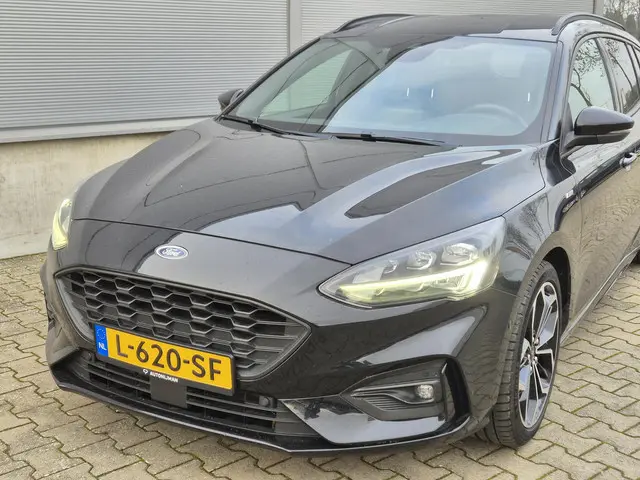 Ford Focus Wagon 1.5 EcoB. ST- Line Business 2020 Benzine 4