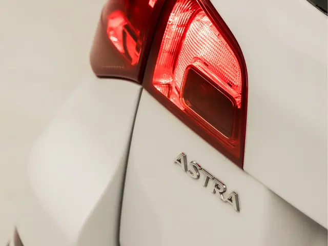 Opel Astra Sports Tourer 1.4 Turbo Blitz 2015 Benzine 21