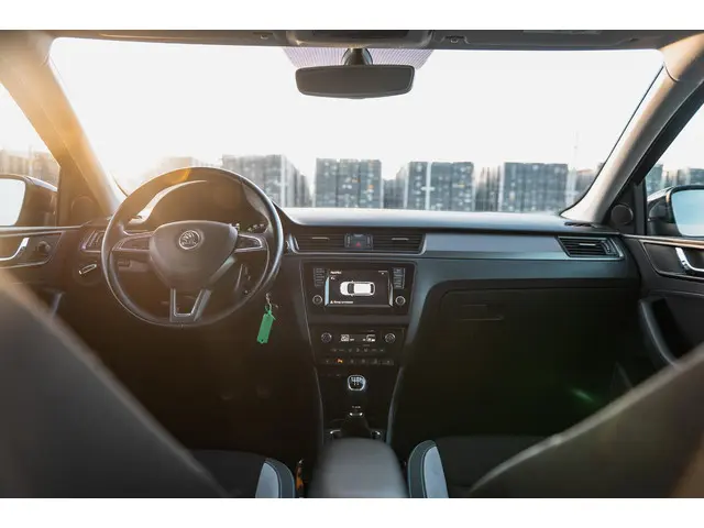 Škoda Rapid Spaceback 1.2 TSI JOY Plus 2016 Benzine 2