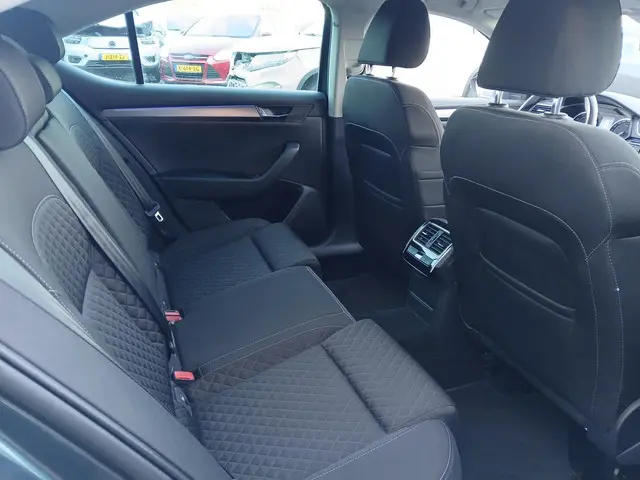 Škoda Superb 1.8 TSI Style Business WOK!! 2017 Benzine 12