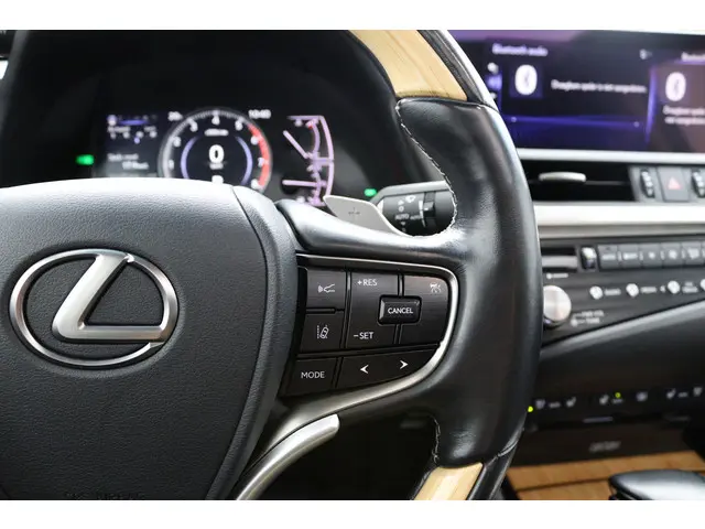 Lexus ES 300h President Line 2020 Hybride Benzine 21