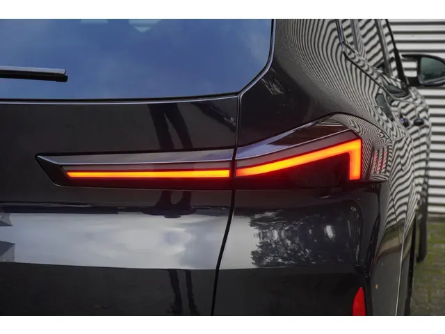 BMW XM 50e 2025 Hybride Benzine 11