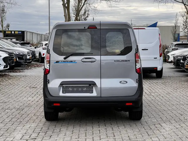 Ford E-Transit Courier Limited 44 kWh 2025 Elektrisch 9