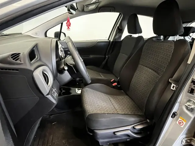 Toyota Yaris 1.3 VVT-i Dynamic 2014 Benzine 32