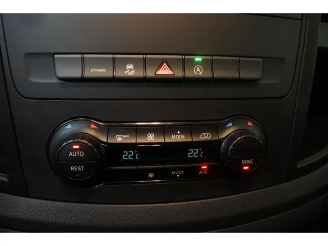 Mercedes-Benz Vito 114 CDI Lang 2023 Diesel 10