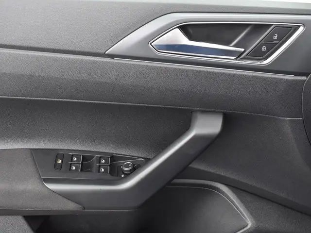 Volkswagen Polo 1.0 TSI 110pk DSG R-Line 2024 Benzine 12