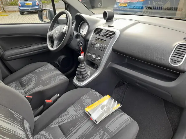 Opel Agila 1.0 Berlin 2013 Benzine 10