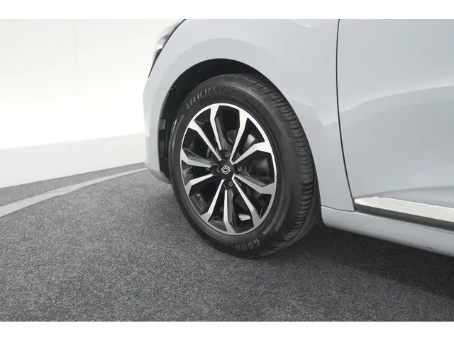 Renault Clio TCe 90 GPF techno 2025 Benzine 20