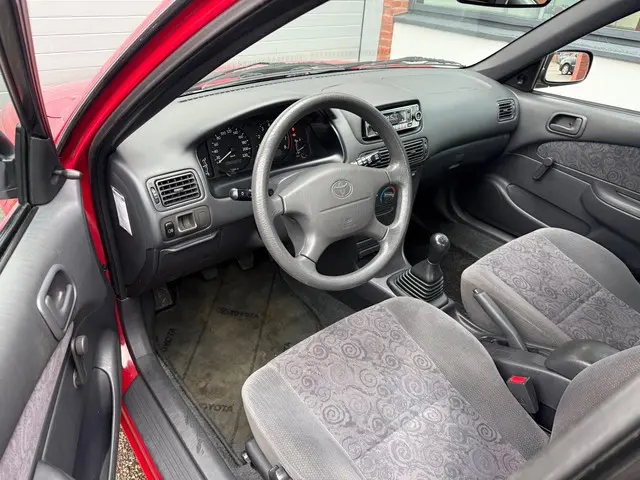 Toyota Corolla 1.3-16V Terra | NAP | SCHAKEL | 1999 Benzine 9