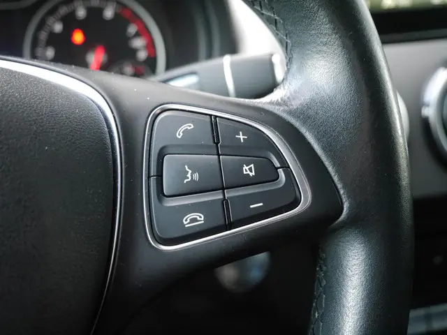 Mercedes-Benz B-Klasse 180 Prestige 2017 Benzine 23