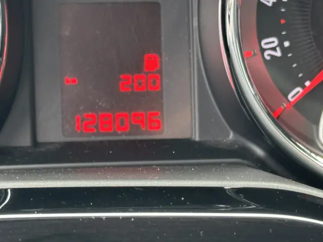 Opel ADAM 1.2 Jam 2013 Benzine 18