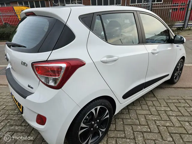 Hyundai i10 1.0i i-Motion nieuwe apk 2014 Benzine 6