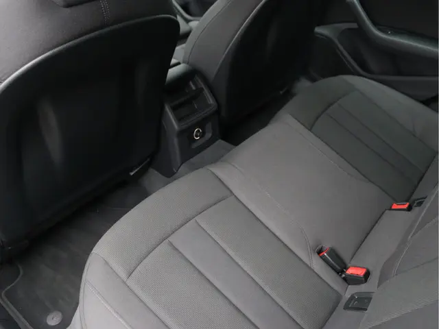 Audi A4 Avant 2.0 TFSI 2016 Benzine 23