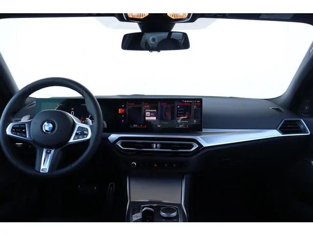 BMW 3 Serie Sedan 320i 2025 Benzine 18