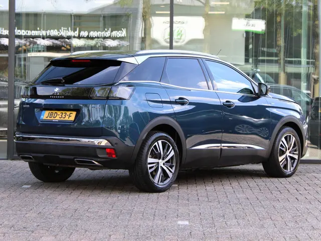 Peugeot 3008 1.6 HYbrid 225 GT 2021 Hybride Benzine 6