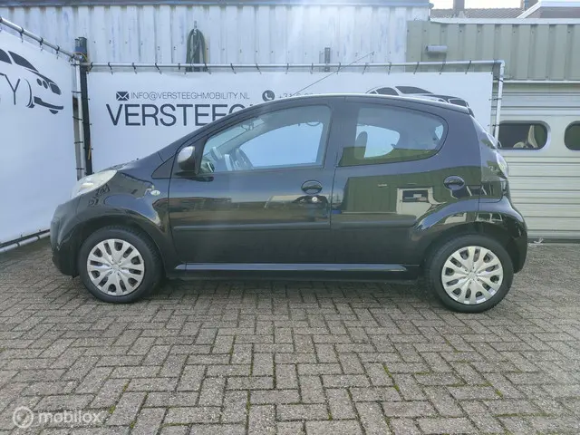 Citroën C1 1.0 Collection, Bluetooth, Airco 2013 Benzine 2