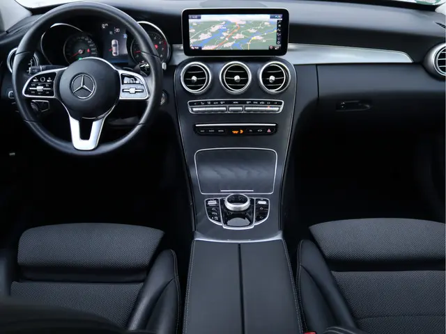 Mercedes-Benz C-Klasse 3