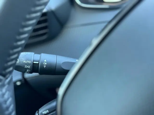 Peugeot 208 1.2 PureTech Active Pack 2022 Benzine 21