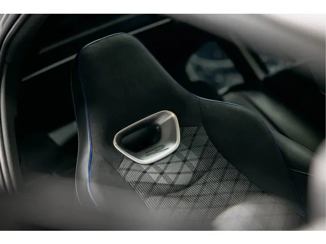 Volkswagen Passat R-Line Diesel 2024 Diesel 30