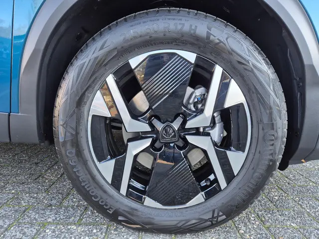 Peugeot 2008 1.2 Hybrid 145 GT 2025 Hybride Benzine 29