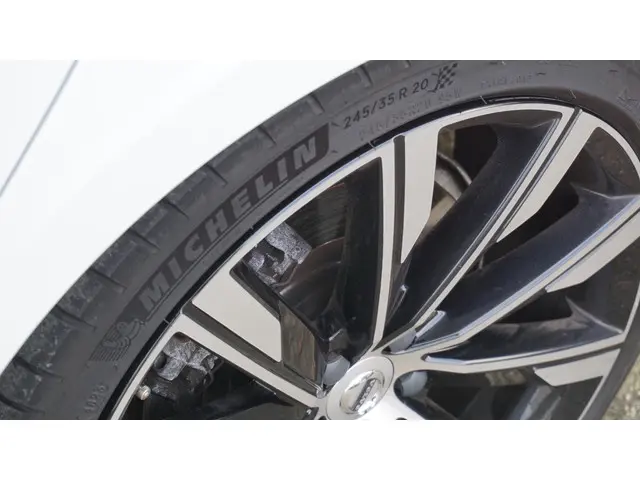 Volvo V60 2.0 T5 250pk R-Design 2019 Benzine 61