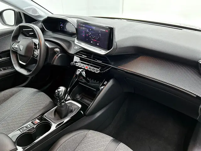 Peugeot 208 1.2 PureTech 100 Allure 2024 Benzine 27