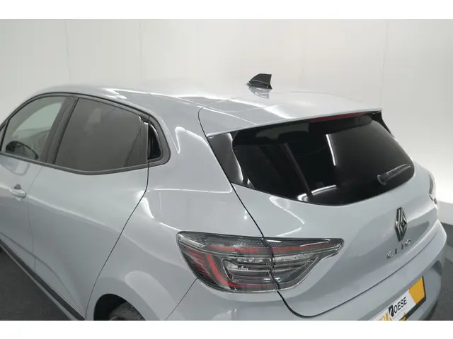 Renault Clio TCe 90 GPF techno 2025 Benzine 24