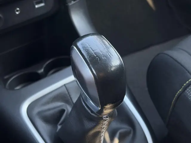 Citroën C3 1.2 PureTech Shine 2017 Benzine 20