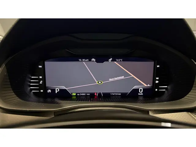 Škoda Kamiq 1.5 TSI ACT Business Edition 2020 Benzine 31