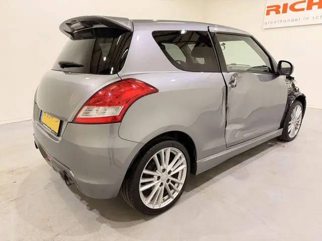 Suzuki Swift 1.6 Sport Clima/Navi 2016 Benzine 31