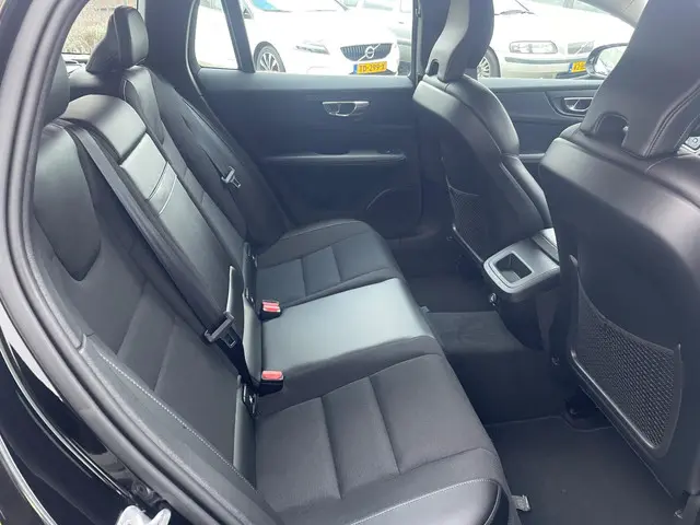 Volvo V60 2.0 T5 Momentum 2019 Benzine 14