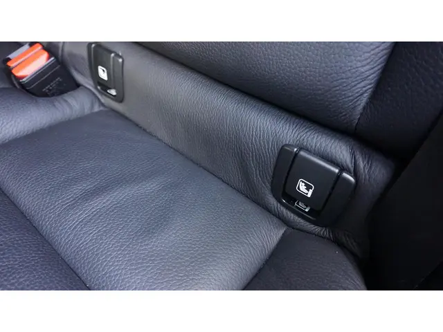 Volvo V60 2.0 T5 250pk R-Design 2019 Benzine 51