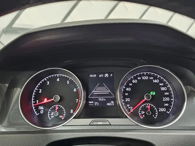 Volkswagen Golf 1.4 TSI Highline R Line 2017 Benzine 16