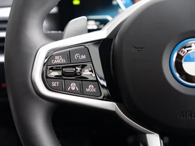 BMW 3 Serie Touring 330e 2025 Hybride Benzine 27