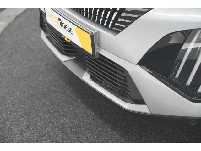 Peugeot 2008 PureTech 130 EAT8 Allure 2024 Benzine 17