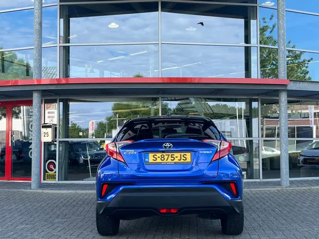 Toyota C-HR 1.8 Hybrid Dynamic 2019 Hybride Benzine 27