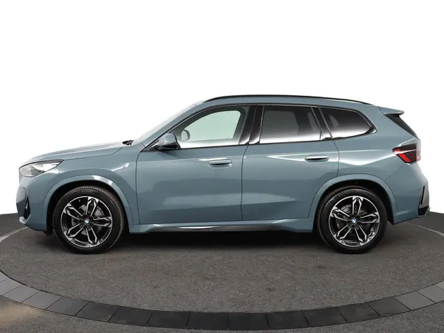 BMW X1 sDrive18i 2022 Benzine 3