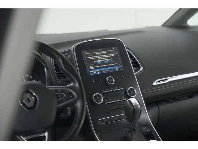 Renault Grand Scénic TCe 140 EDC Intens 2021 Benzine 57