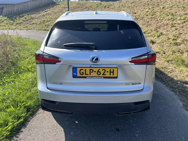 Lexus NX 300h GARANTIE 2015 Hybride Benzine 8