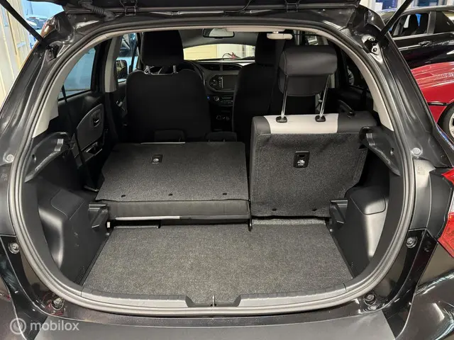 Toyota Yaris 1.5 VVT-i Dynamic AUTOMAAT! 2019 Benzine 32