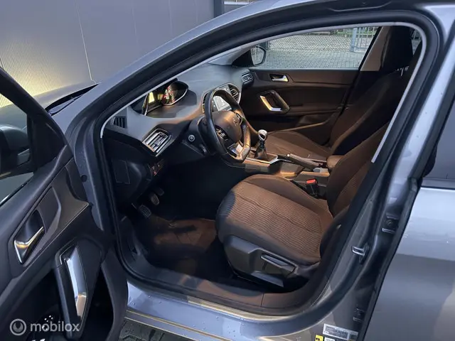 Peugeot 308 1.6 THP Allure 2014 Benzine 10