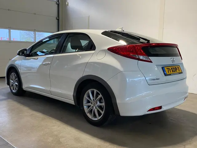 Honda Civic 1.4 16V 5drs 1e eig. Navi NL-auto 2012 Benzine 2