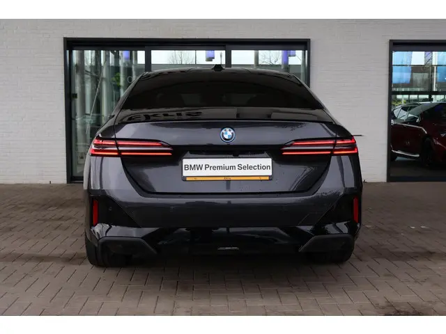 BMW 5 Serie 530e Sedan 2025 Hybride Benzine 4