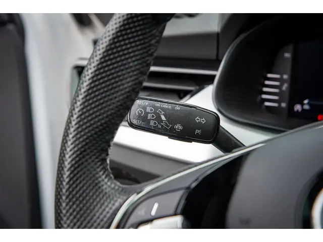 Škoda Kamiq 1.0 TSI Sport Business 2020 Benzine 22