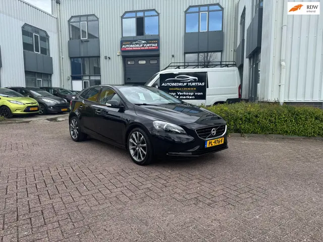 Volvo V40 1.6 T2 Momentum 2014 Benzine