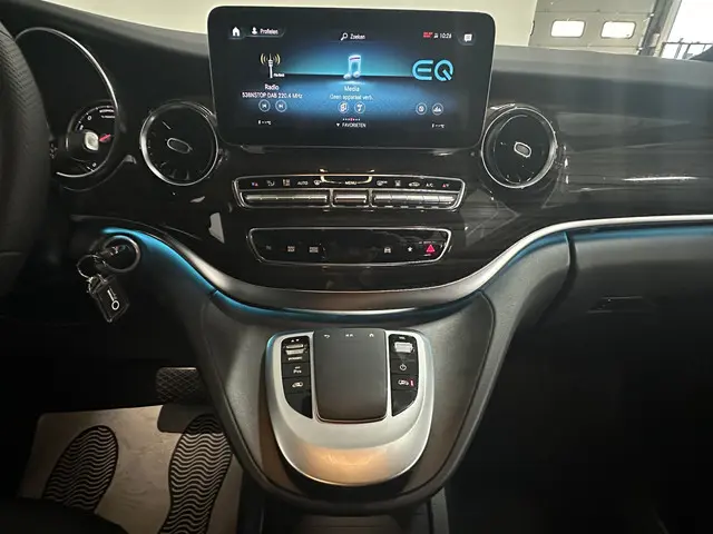 Mercedes-Benz EQV 300 L2 90kWh DC 2022 Elektrisch 7