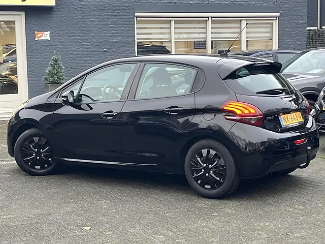 Peugeot 208 1.2 PureTech Blue Lion 2017 Benzine 6